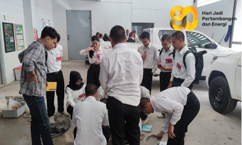 Mahasiswa Angkatan 2025 Teknologi Pertambangan Laksanakan Praktikum Atterberg Limit