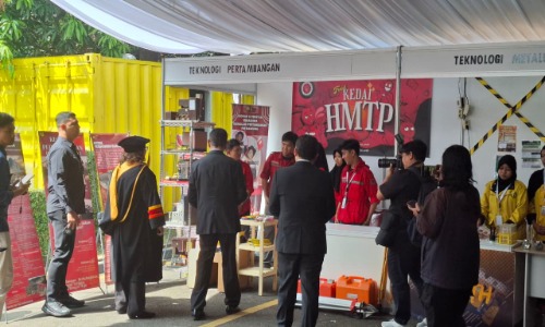 BEM PEP Bandung Hadirkan Booth Pameran Meriah di Wisuda Tahun 2025