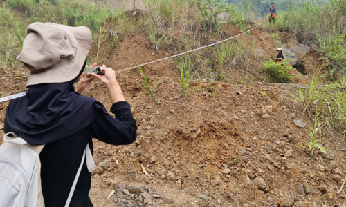 Membuat Lintasan Topografi