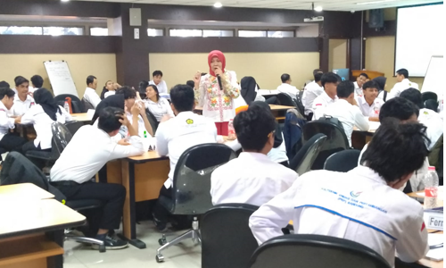 Public Speaking Bekal kedua yang diberikan bagi Calon Lulusan PEP Bandung