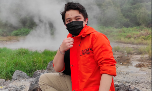 Abraham Brami Tangkawarow Lulusan Ke-3 Program Studi Teknologi Geologi