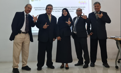 Choirunnisa  Assadiyah Lulusan Putri Pertama Prodi Teknologi Geologi