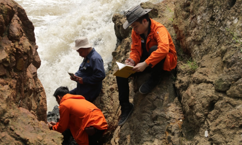 Penelitian Batuan Intrusi Curug Jompong Kabupaten Bandung