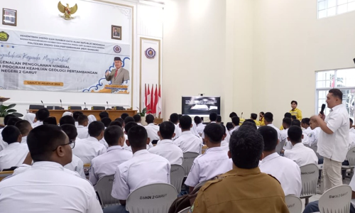Seminar Pengenalan Metode Penambangan Terbuka dan Pengolahan Mineral ke SMKN 2 Garut