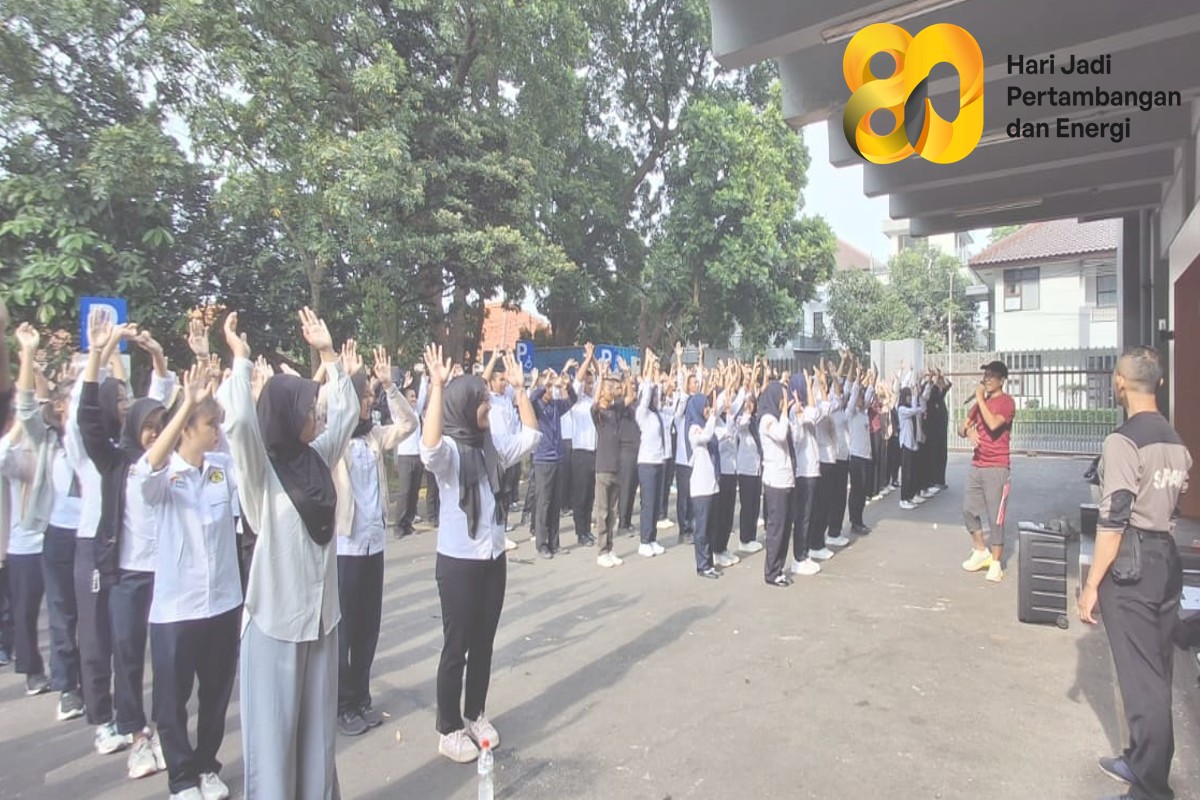 Fisik Tangguh, Pikiran Cerdas: Semangat Mahasiswa PEP Bandung di Kegiatan Bintalsikdis