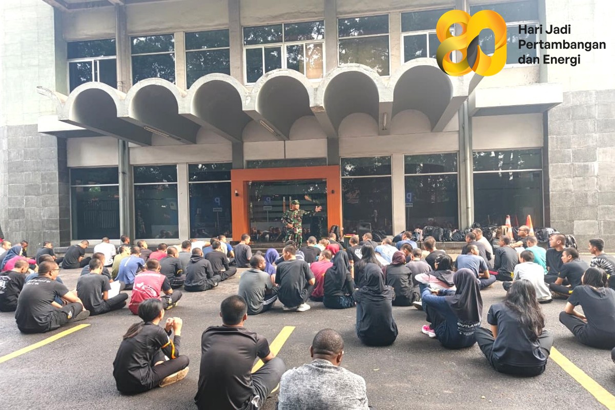 Bintalsikdis Mahasiswa PEP Bandung Diawali Olahraga dan Pertunjukan Silat