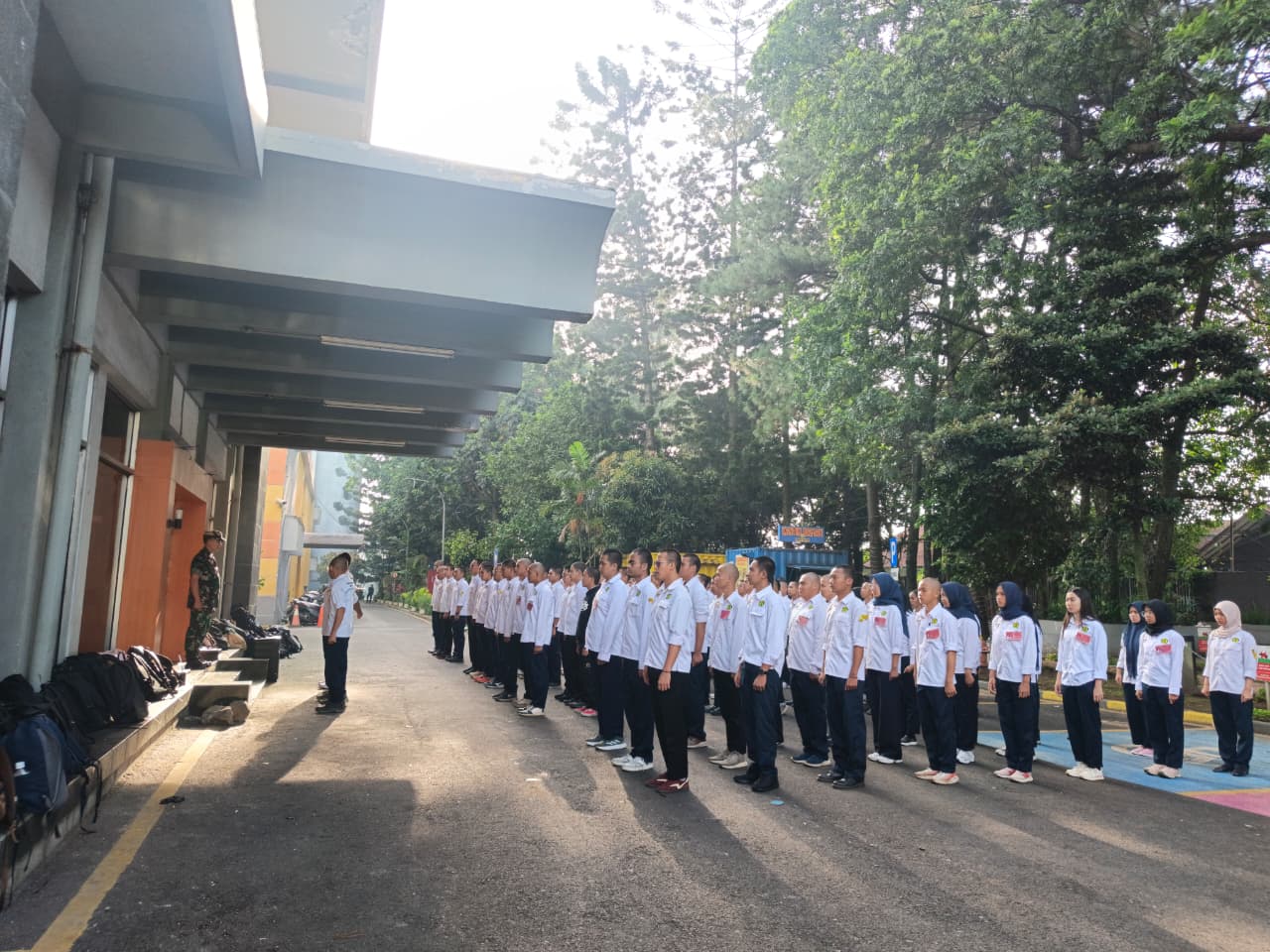 Bintalsikdis Bela Negara Bersama TNI AD dalam Rangka Peringatan Hari Pahlawan