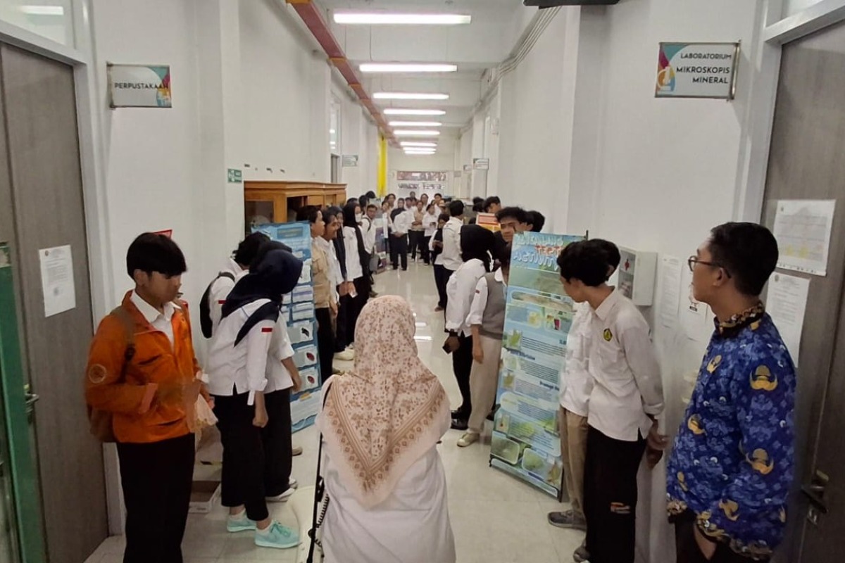 Mahasiswa Teknologi Geologi PEP Bandung Gelar Kolokium Zonasi Longsoran Tambang