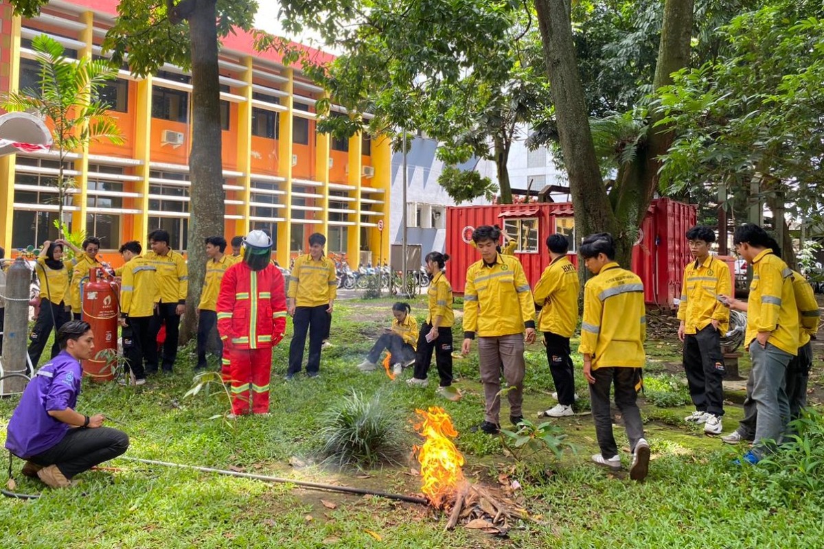 Praktikum Pirometalurgi Mahasiswa Teknologi Metalurgi PEP Bandung: “Pengenalan Lancing Api dan Oxy-Fuel”