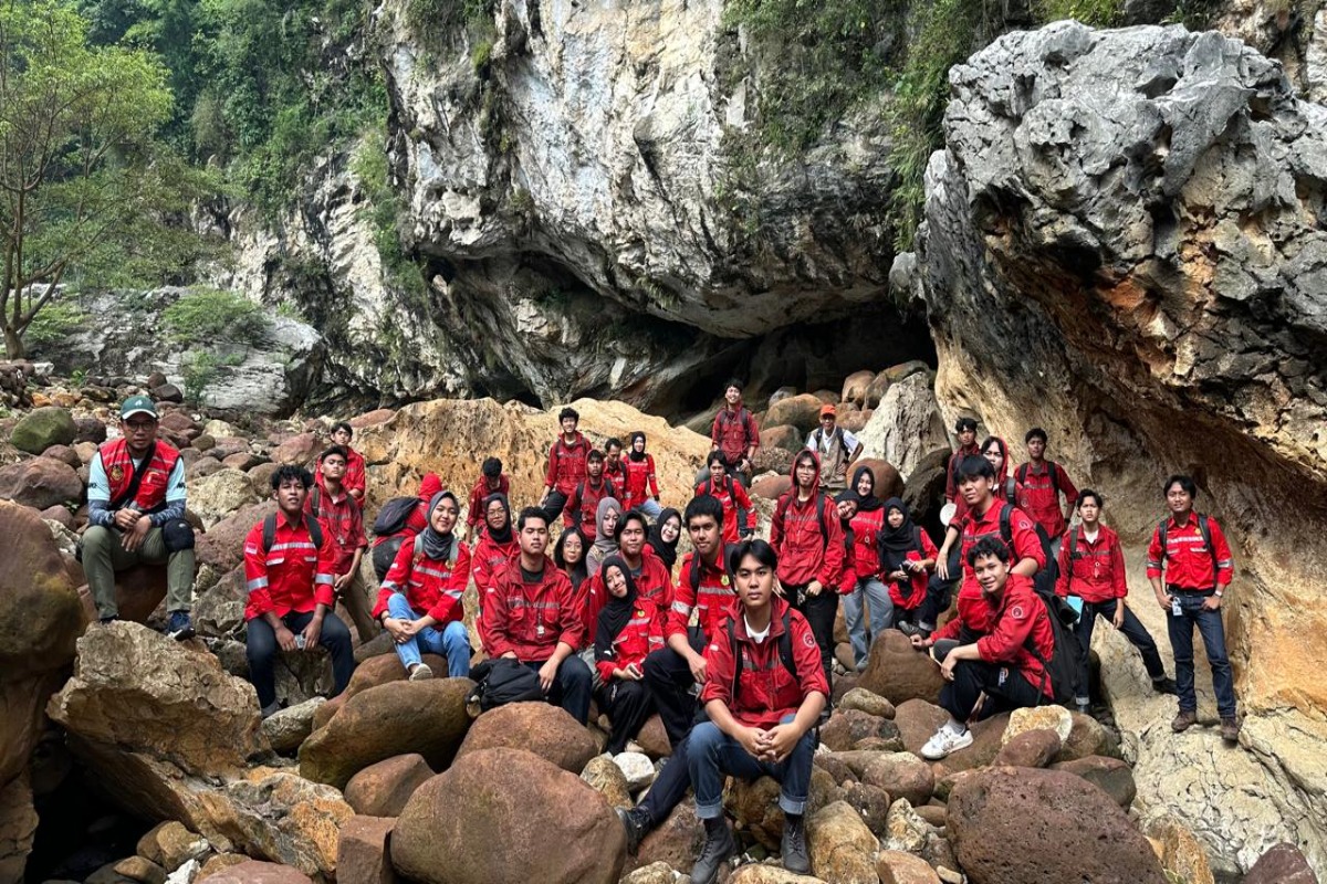 Mahasiswa Teknologi Pertambangan PEP Bandung Ikuti Jelajah Geosite Cipatat