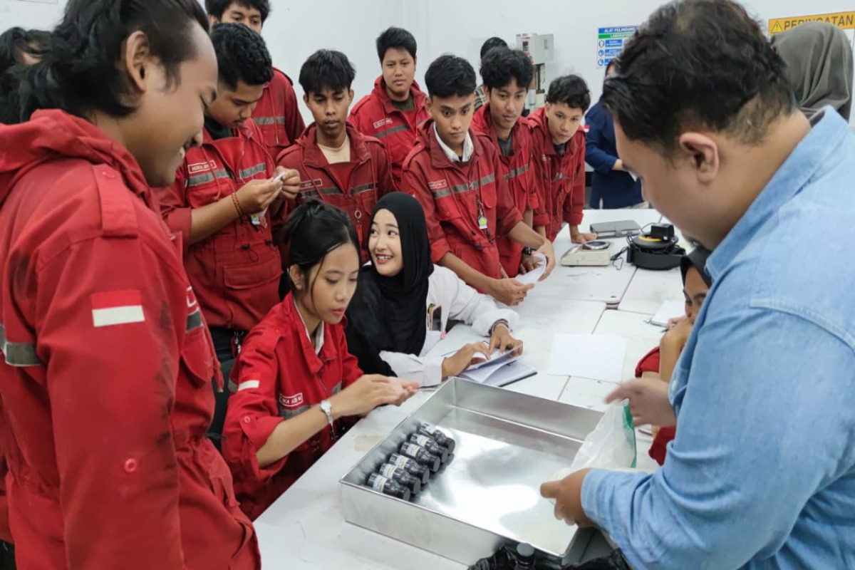 Mahasiswa Teknologi Pertambangan PEP Bandung Dalami Teknik Kalsinasi dan Sampling Material dalam Sinergi Lintas Prodi