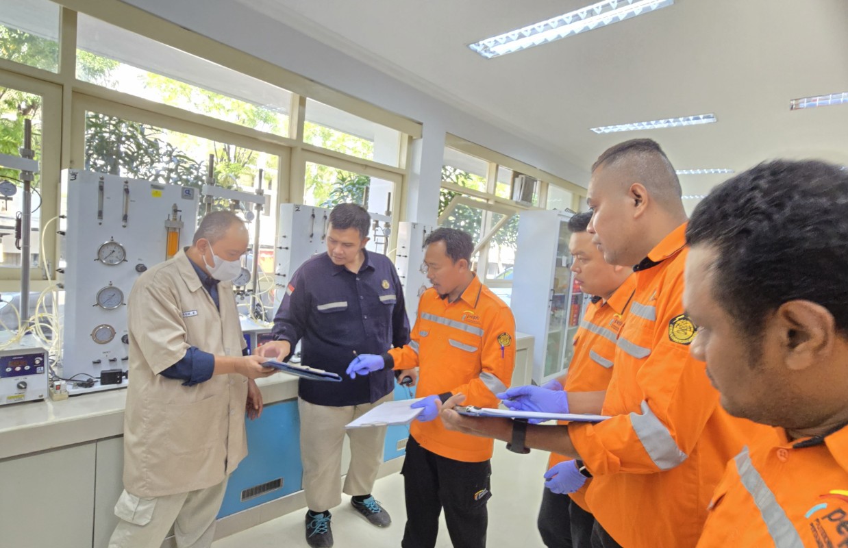 Mahasiswa Teknologi Geologi PEP Bandung Tingkatkan Kompetensi Geologi Teknik Melalui Praktikum di Laboratorium PAGTL Badan Geologi