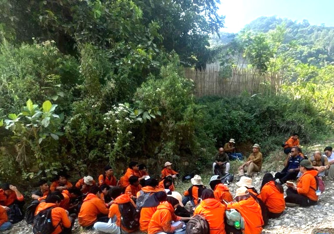 Mahasiswa Teknologi Geologi PEP Bandung Laksanakan Ekskursi dan Pemetaan Geologi Bahan Galian di Cipatat