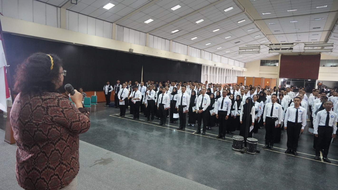 Direktur PEP Bandung Tekankan Semangat, Kerja Keras, Disiplin dan Keuletan kepada Mahasiswa Baru pada Penutupan MINERBA 2026