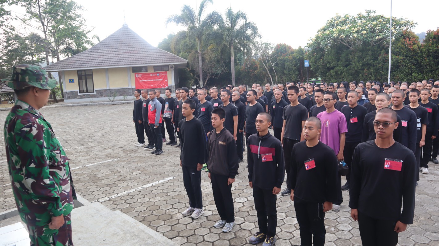 Bintalsikdis Hari ke 3 Mahasiswa Baru Angkatan 2026 bersama TNI AD