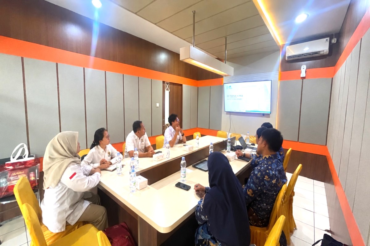 Prodi Teknologi Metalurgi PEP Bandung Jajaki Penguatan Pendidikan dan Tridharma bersama Teknik Kimia UNS