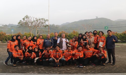 Praktikum Lapangan  Pemetaan Bahan Galian di Cipatat